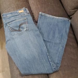 Refuge 11L flair jeans